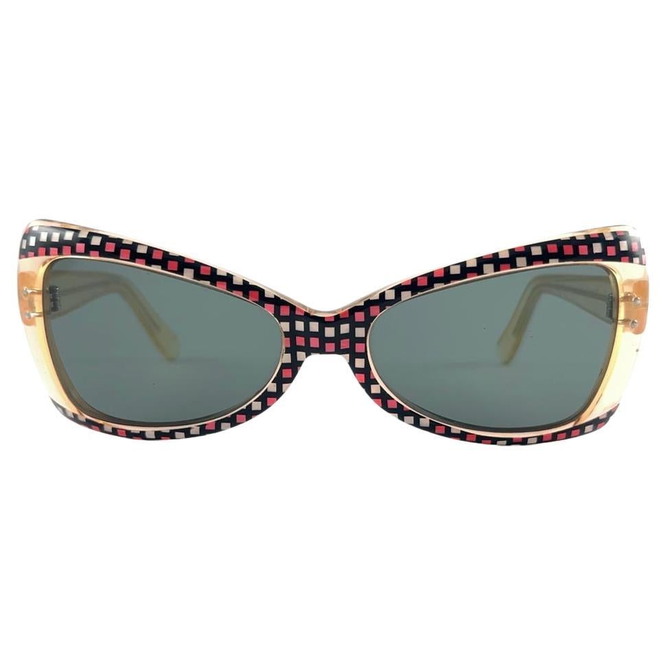 Mintfarbene Vintage-Sonnenbrille „Schmetterling“ mit mehrfarbigem Rahmen und grauen Linsen, 60er Jahre im Angebot