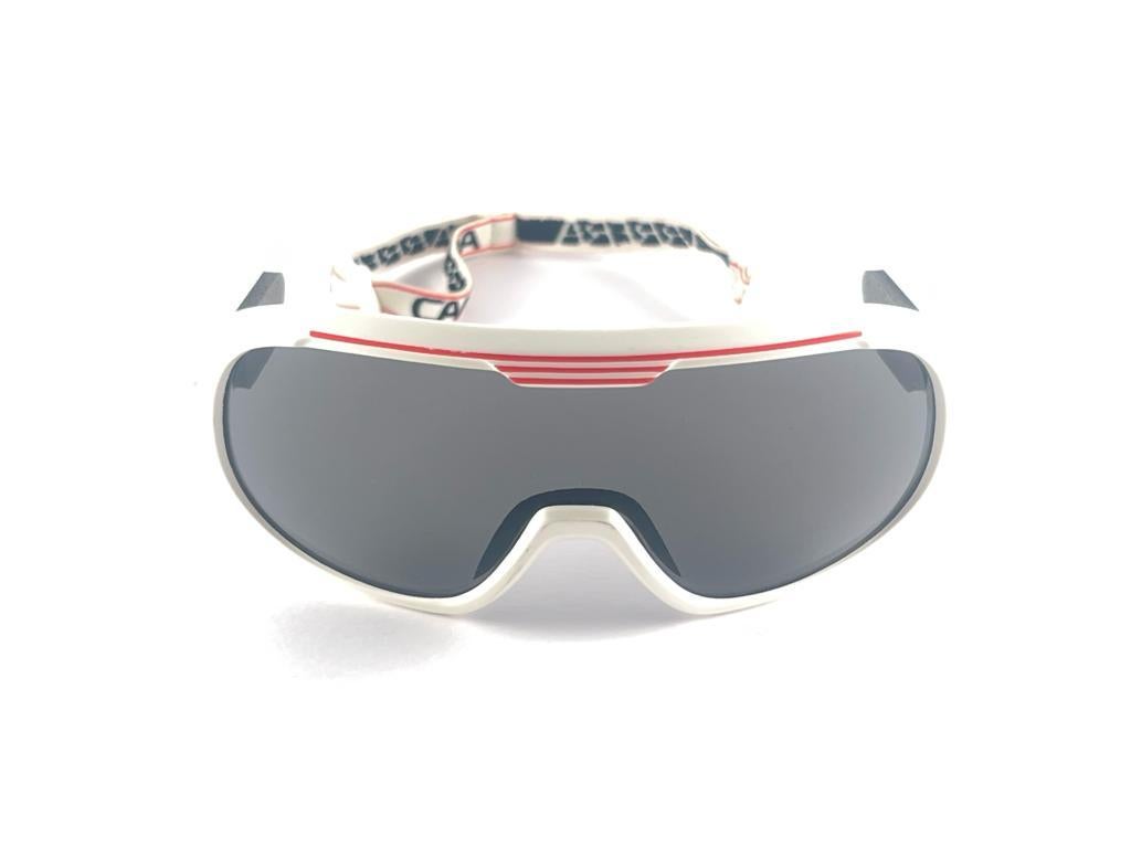 Mint Vintage Carrera 5529 Racer White Frame Sunglasses 1970'S Austria In Excellent Condition For Sale In Baleares, Baleares