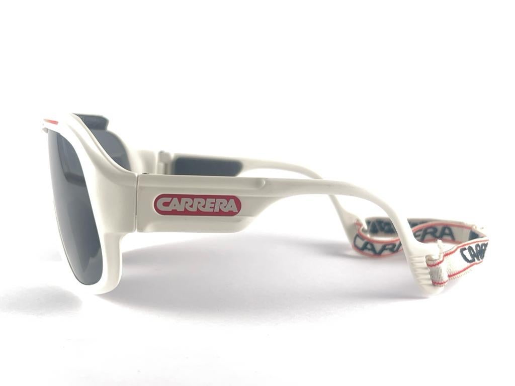 Women's or Men's Mint Vintage Carrera 5529 Racer White Frame Sunglasses 1970'S Austria For Sale