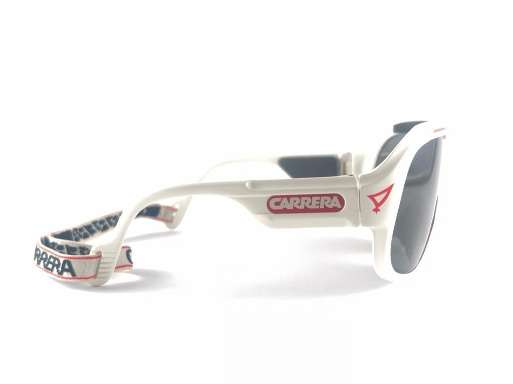 Mint Vintage Carrera 5529 Racer White Frame Sunglasses 1970's Austria en vente 3