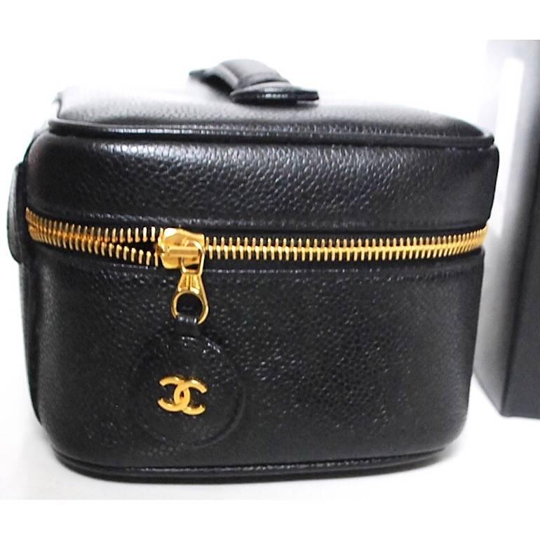  Chanel Vintage black caviar cosmetic toiletry and party vanity bag  In Excellent Condition In Kashiwa, Chiba