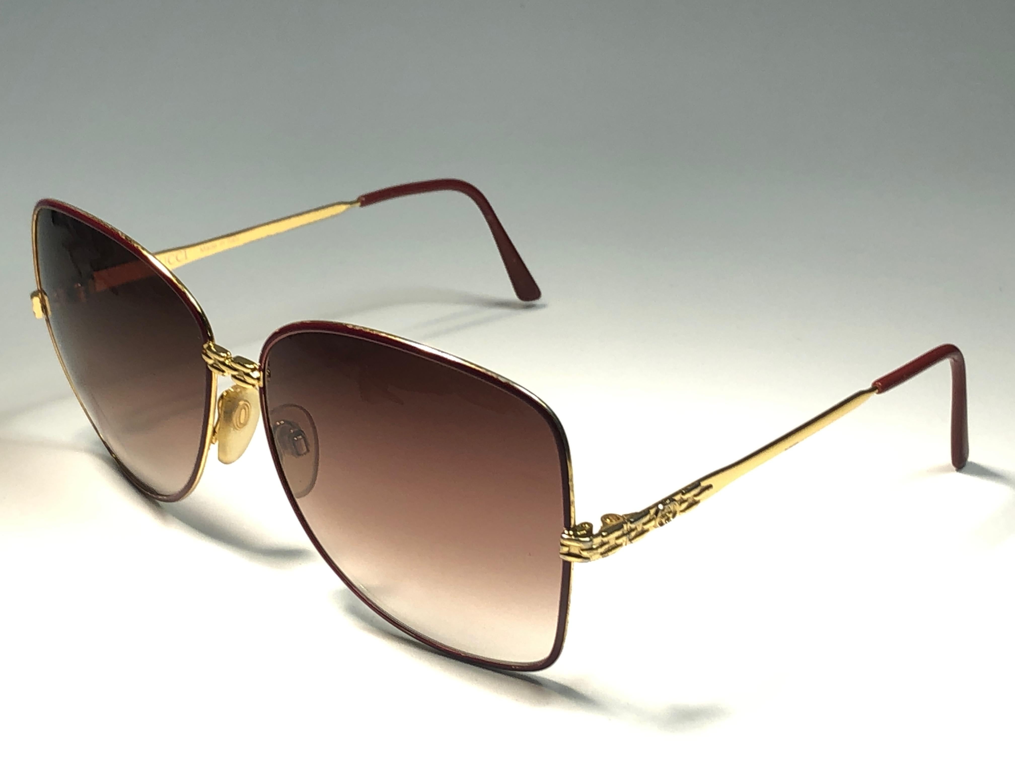 Mint Vintage Gucci 2219 Sunglasses Burgundy & Gold 1990's Made in Italy In Excellent Condition In Baleares, Baleares