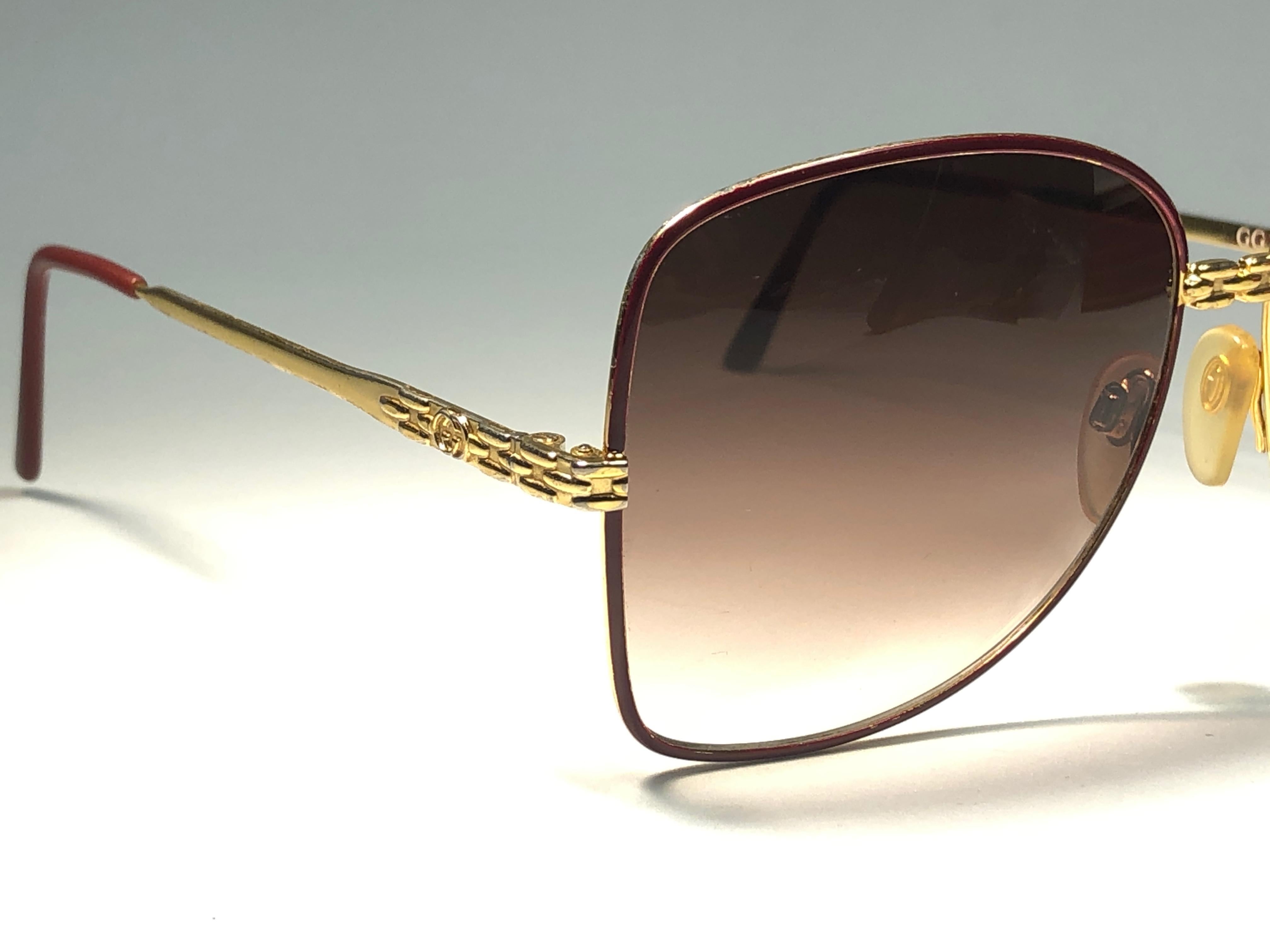 Women's Mint Vintage Gucci 2219 Sunglasses Burgundy & Gold 1990's Made in Italy
