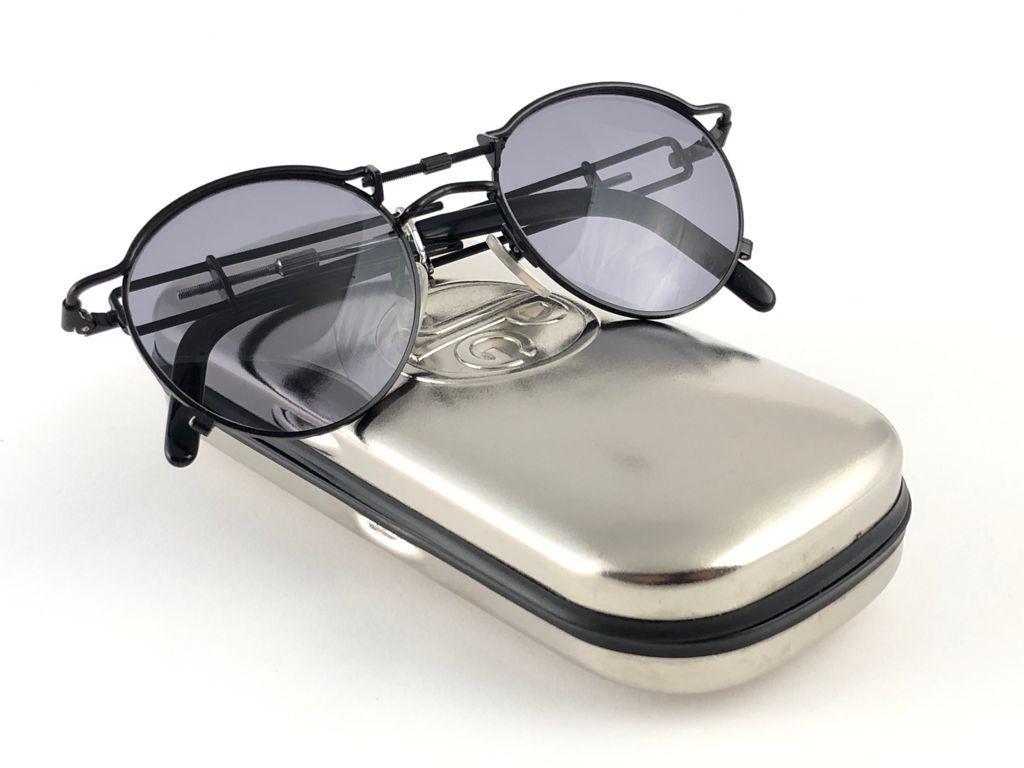 Mint Vintage Jean Paul Gaultier 56 0174 Schwarze 1990er Sonnenbrille Japan im Angebot 3