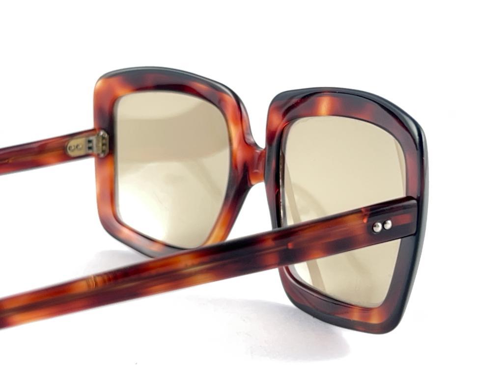 Iint Vintage Joseph Magnin Square Tortoise Sunglasses 70's Made in France  en vente 6