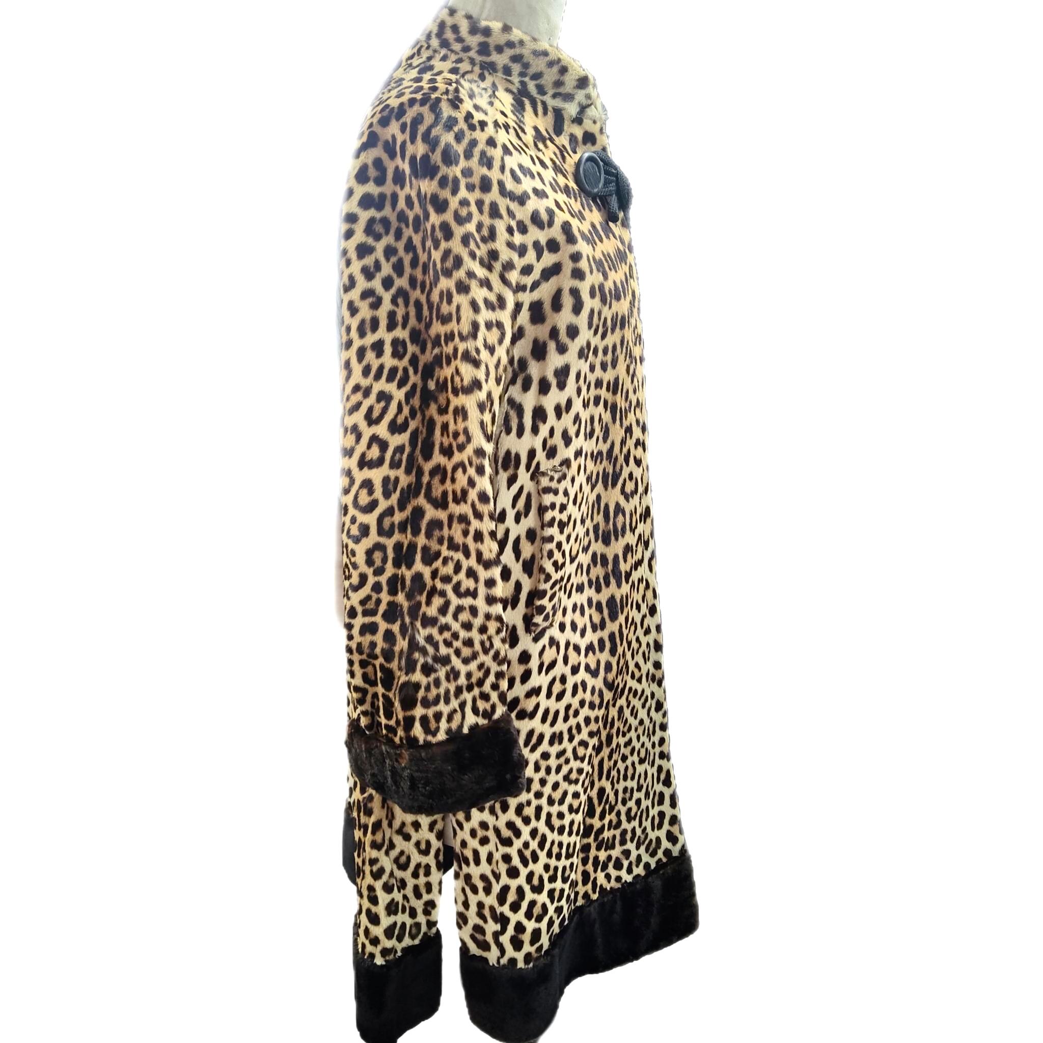 Mint Vintage Leopard fur coat size 12 For Sale 2