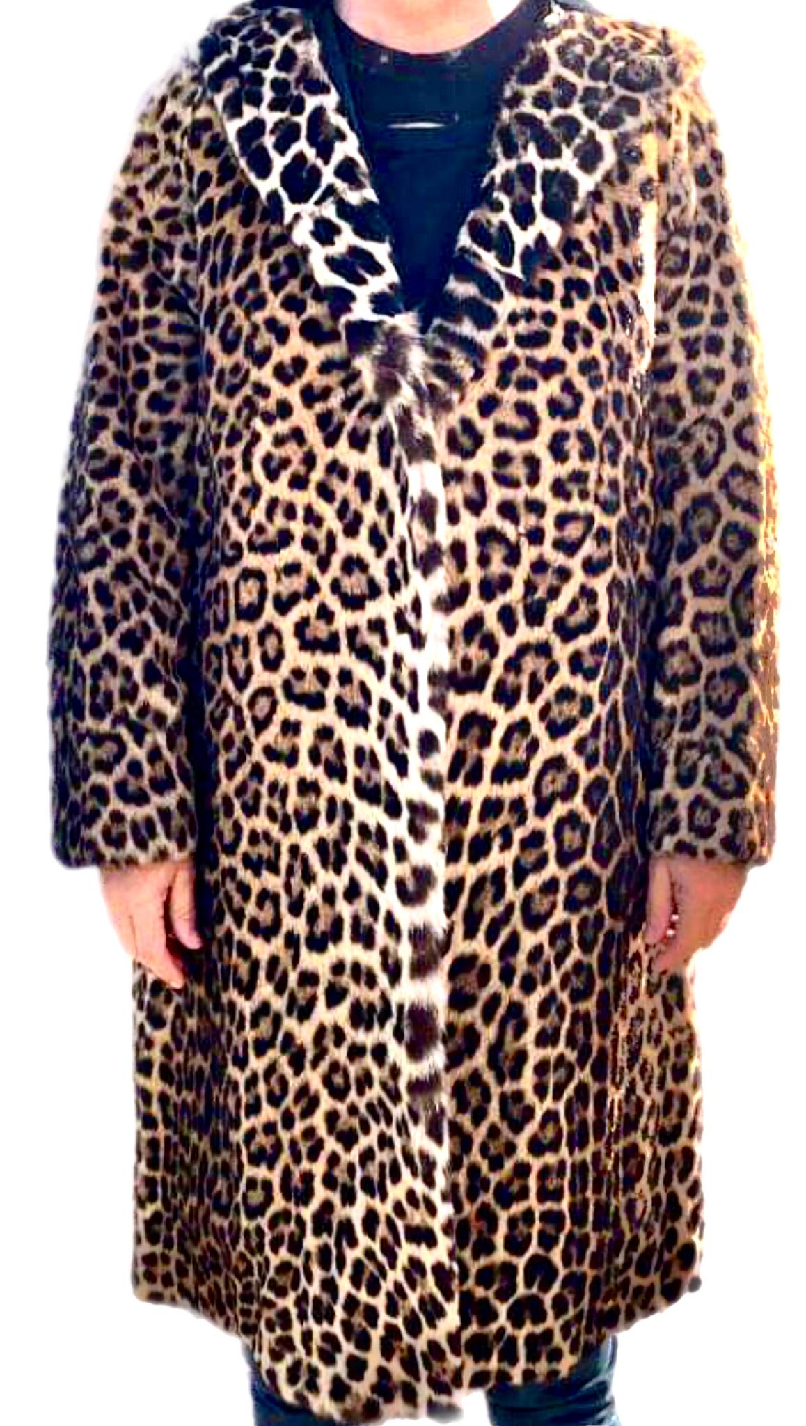 Mint Vintage Leopard fur coat size 12 For Sale 3