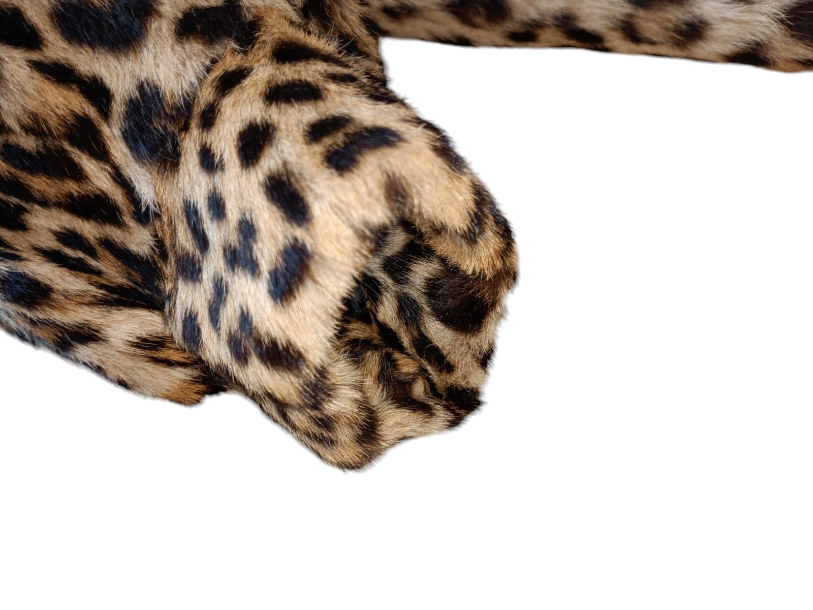 Mint Vintage Leopard fur coat***frozen vault size Small 6 For Sale 8