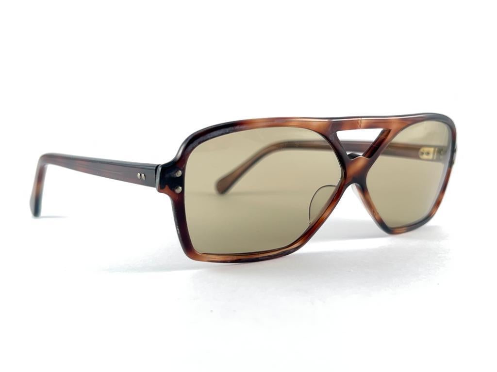 Mint Vintage Medium Tortoise Light Brown Lenses 60'S France Sunglasses In New Condition For Sale In Baleares, Baleares
