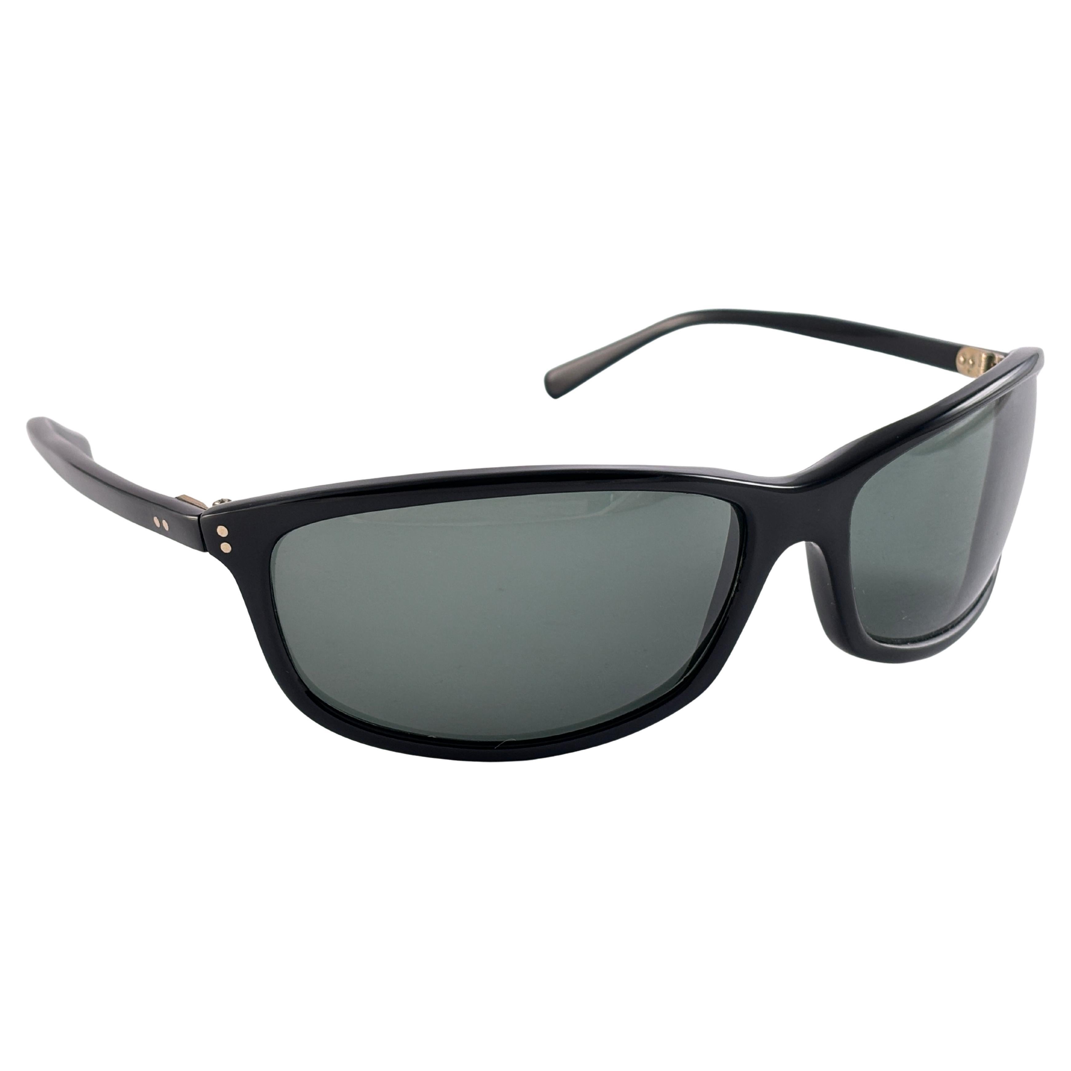 Mint Vintage Midcentury Black Rene Sleek Wrap Around Sunglasses 1960'S For Sale