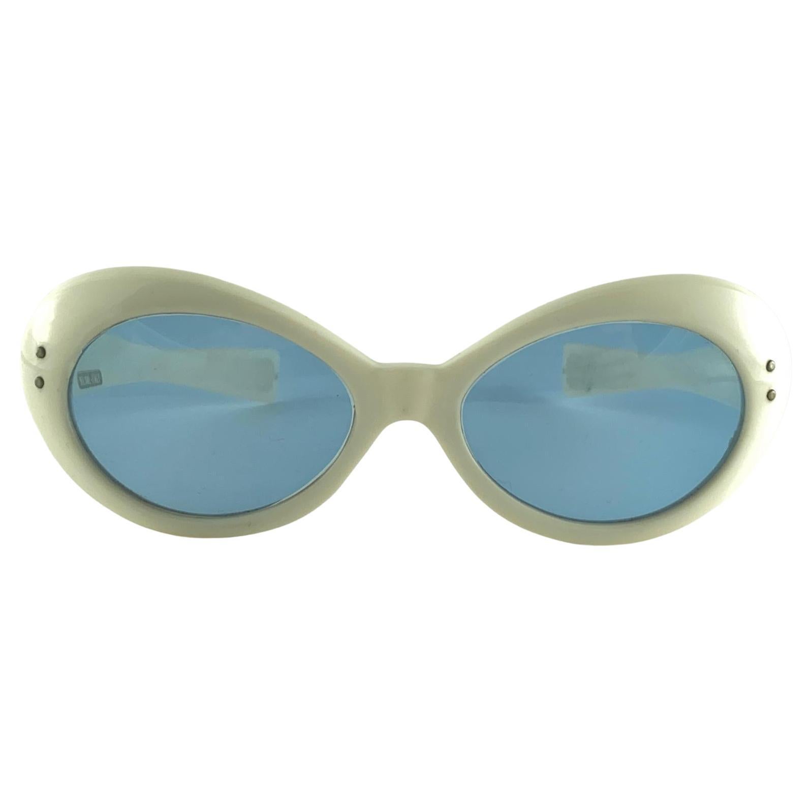 Mint Vintage Midcentury Oval Frame Blue Lenses  Sunglasses 1960'S For Sale