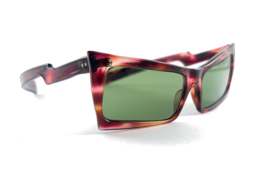 Mint Vintage Midcentury Rectangular Translucent Frame 60's Sunglasses France en vente 1