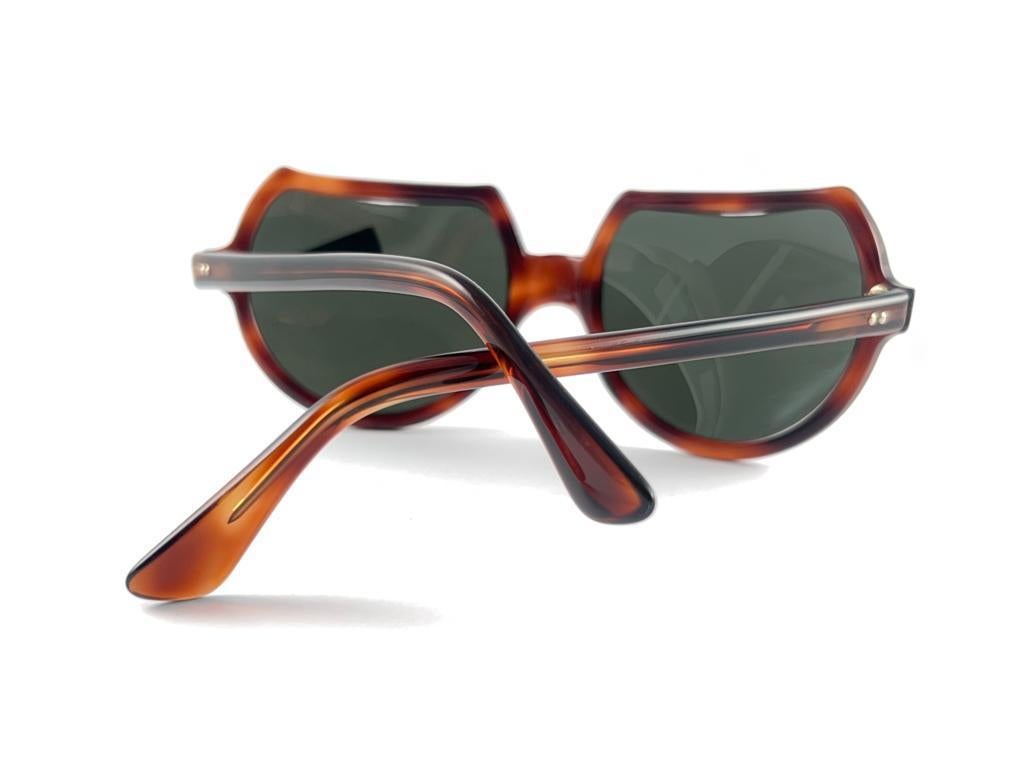 New Vintage Midcentury Tortoise Lenses Mirrored Frame 60's Sunglasses France en vente 7