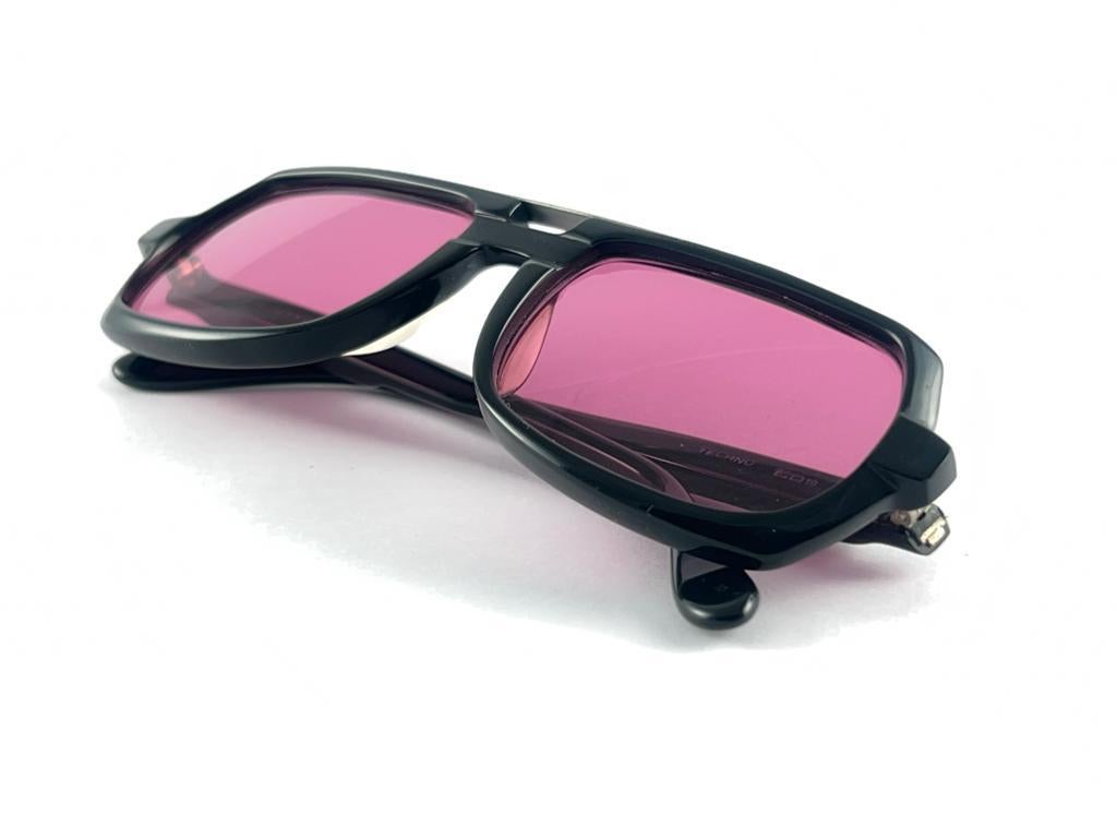 Mint Vintage Neostyle Techno Black Medium Pink Lenses Sunglasses 1990's  For Sale 5