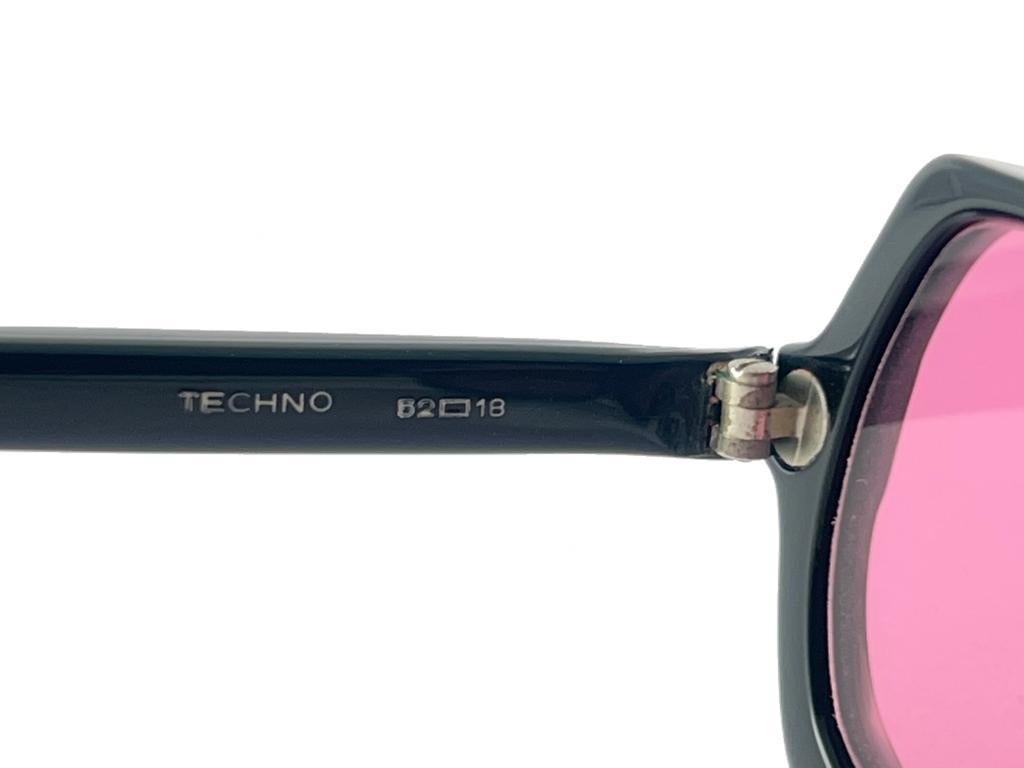 Mint Vintage Neostyle Techno Black Medium Pink Lenses Sunglasses 1990's  For Sale 3