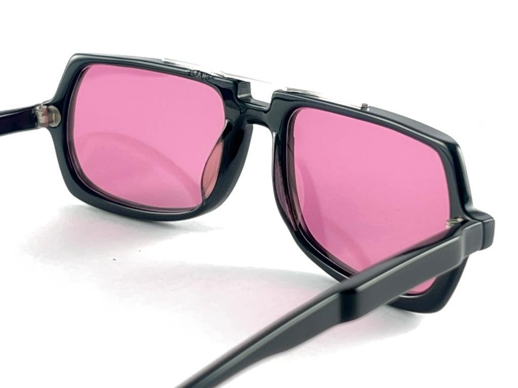 Mint Vintage Neostyle Techno Black Medium Pink Lenses Sunglasses 1990's  For Sale 4