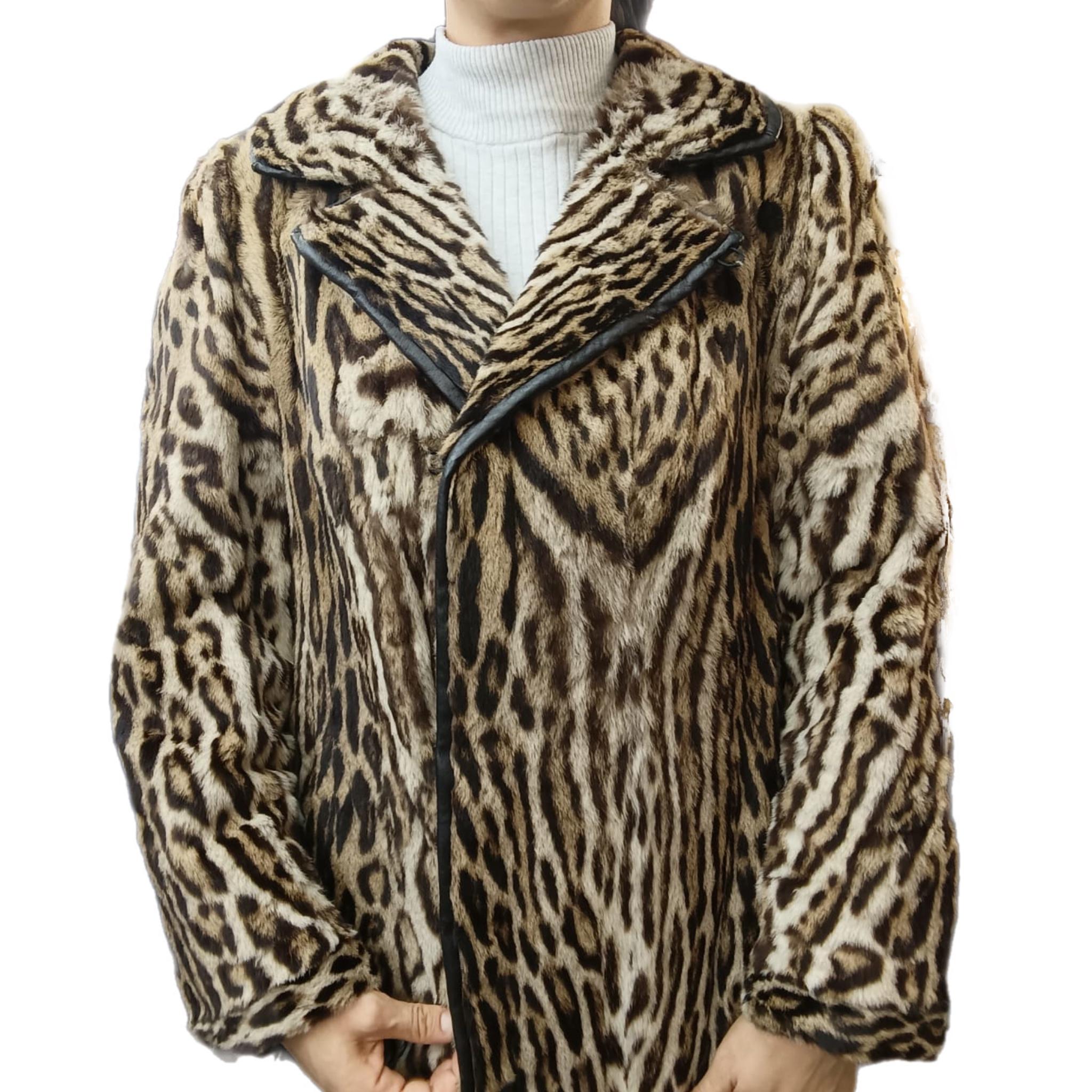 Mint Vintage Ocelot fur coat size 8 *****Vault unused no defects In Excellent Condition For Sale In Montreal, Quebec