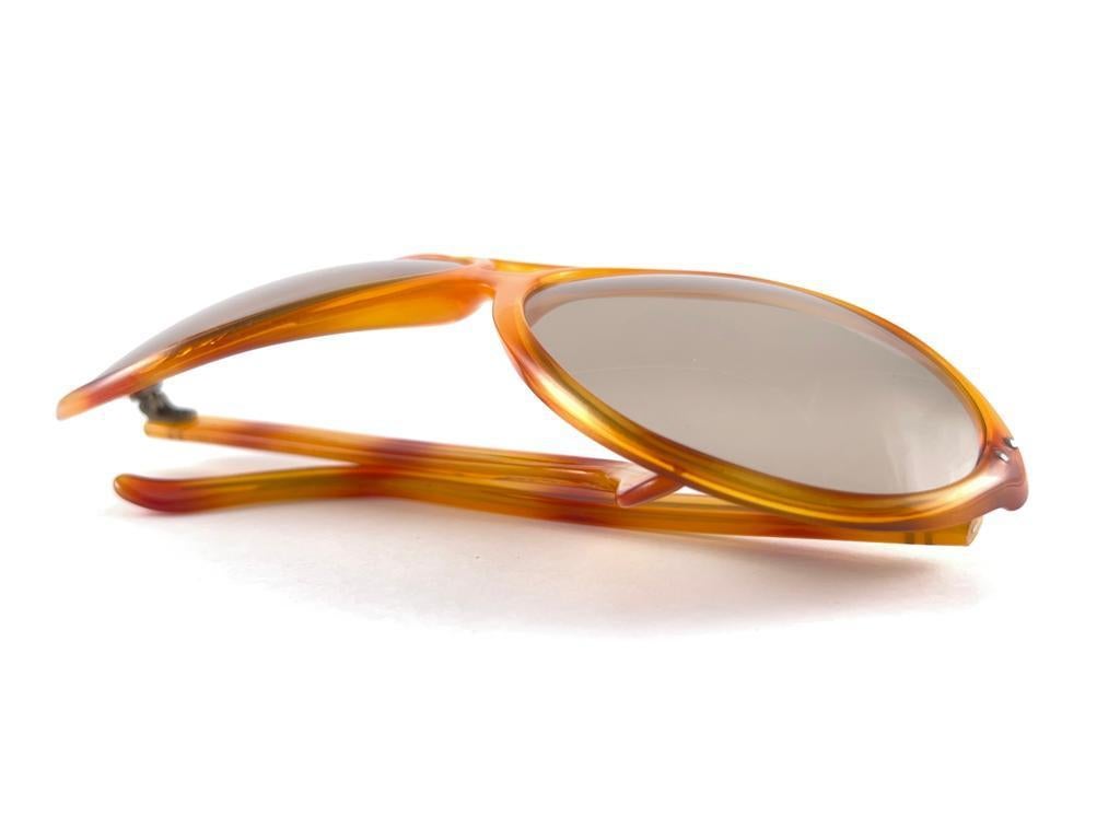 Mint Vintage Oval Tangerine Tortoise Light Brown Lenses 60'S France Sunglasses For Sale 7