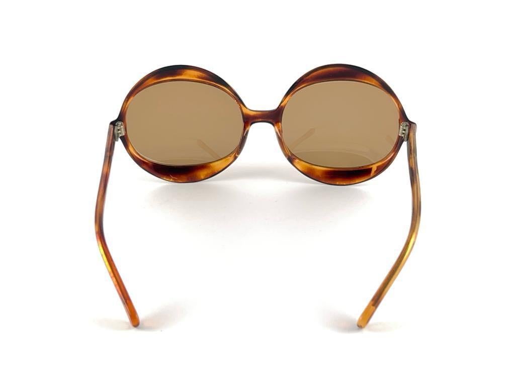 Mint Vintage Oversized Tortoise Sunglasses 1970's Made in France  en vente 6
