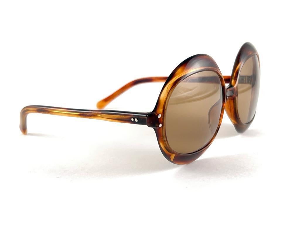Mint Vintage Oversized Tortoise Sunglasses 1970's Made in France  en vente 4