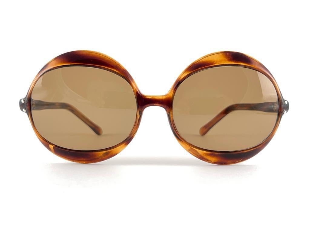 Mint Vintage Oversized Tortoise Sunglasses 1970's Made in France  en vente 5