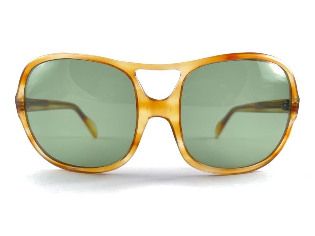 Mint Vintage Oversized Translucent  1970'S Sunglasses For Sale 10