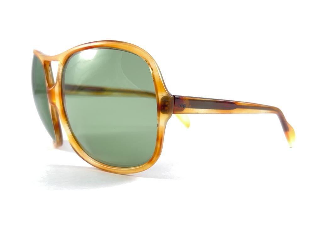 Mint Vintage Oversized Translucent  1970'S Sunglasses In New Condition For Sale In Baleares, Baleares