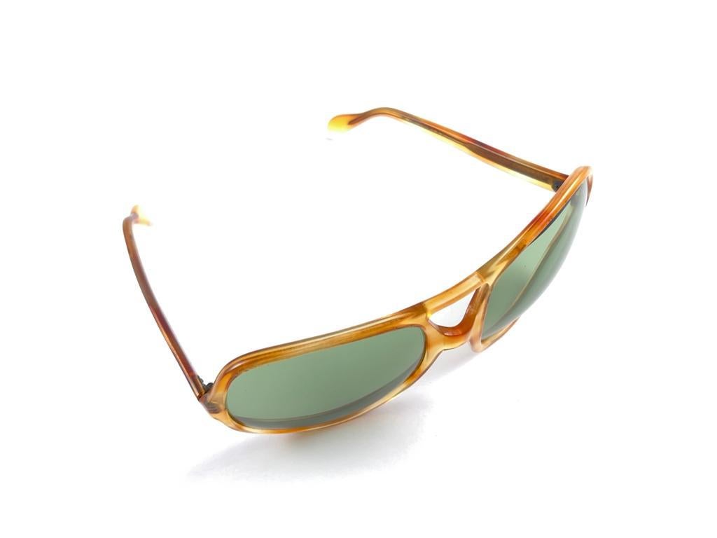 Mint Vintage Oversized Translucent  1970'S Sunglasses For Sale 3