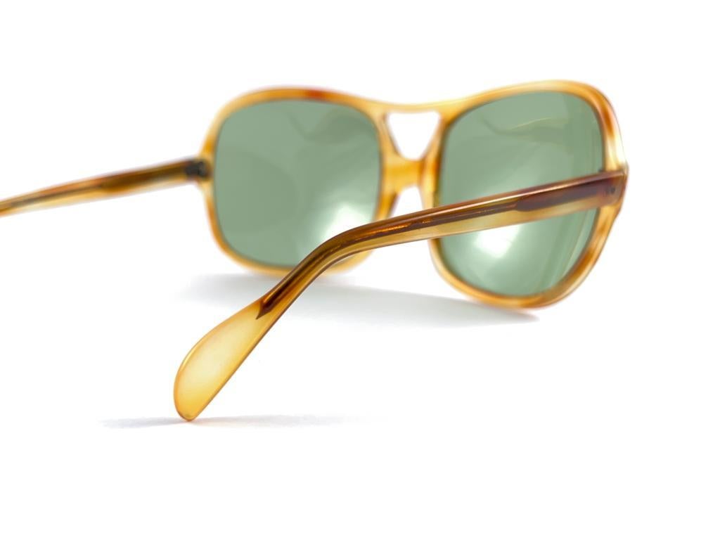 Mint Vintage Oversized Translucent  1970'S Sunglasses For Sale 5