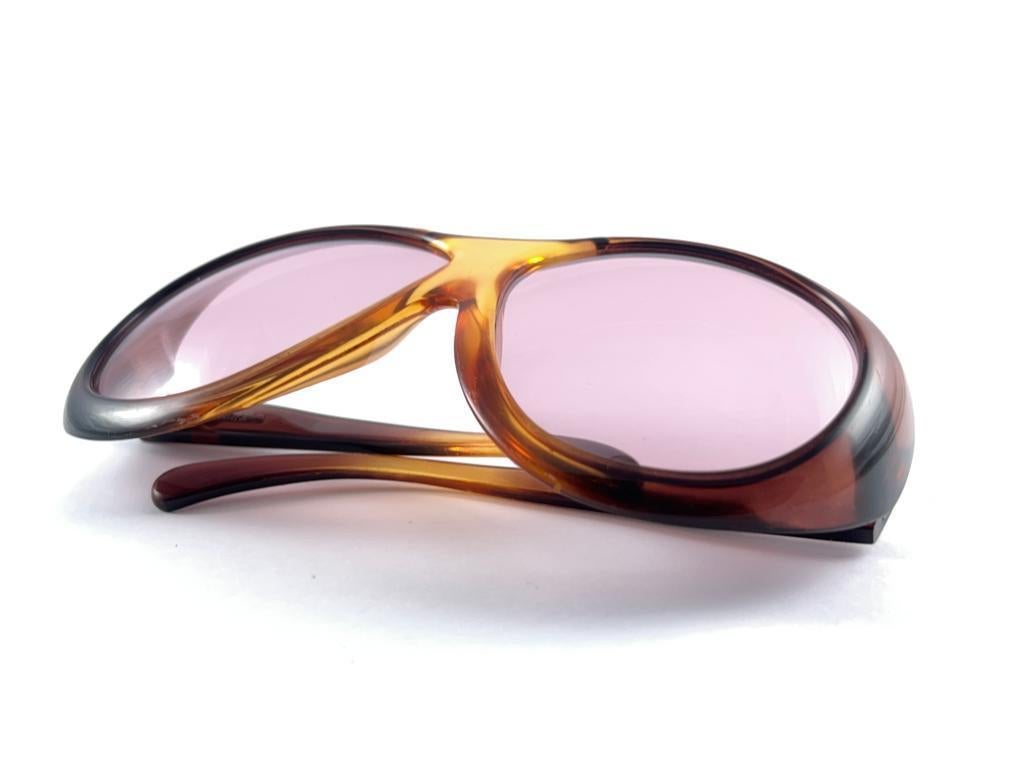 Women's Mint Vintage Playboy Optyl Ombre Amber Oversized Optyl Sunglasses