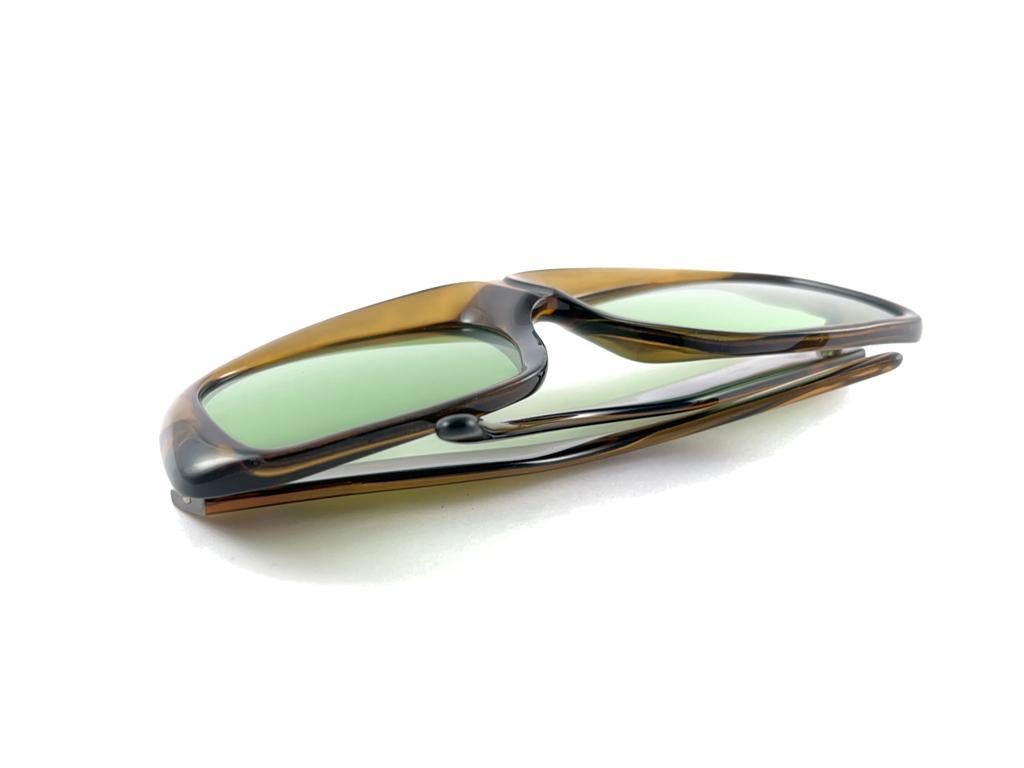 Mint Vintage Playboy Optyl Translucent Oversized Sunglasses 70's Made in Austria en vente 6