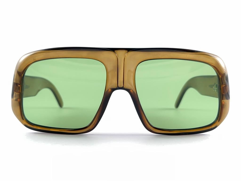 Mint Vintage Playboy Optyl Translucent Oversized Sunglasses 70's Made in Austria en vente 7