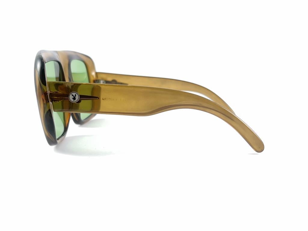 Mint Vintage Playboy Optyl Translucent Oversized Sunglasses 70's Made in Austria Pour hommes en vente