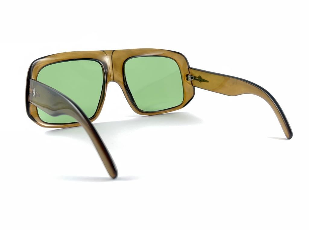 Mint Vintage Playboy Optyl Translucent Oversized Sunglasses 70's Made in Austria en vente 3