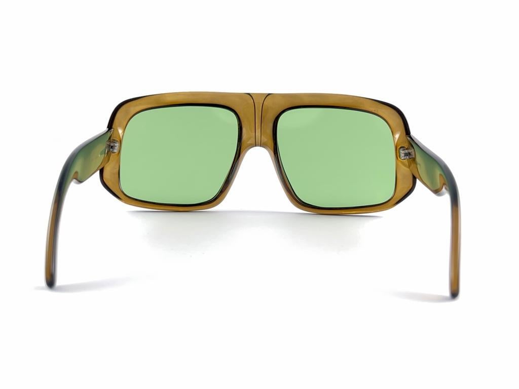 Mint Vintage Playboy Optyl Translucent Oversized Sunglasses 70's Made in Austria en vente 5