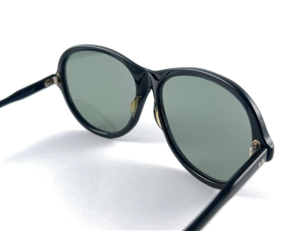 Mint Vintage Pompeii Black Oval Made in Italy 60's Sunglasses  For Sale 6