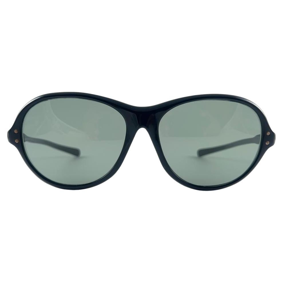 Mint Vintage Pompeii Black Oval Made in Italy 60's Sunglasses  For Sale