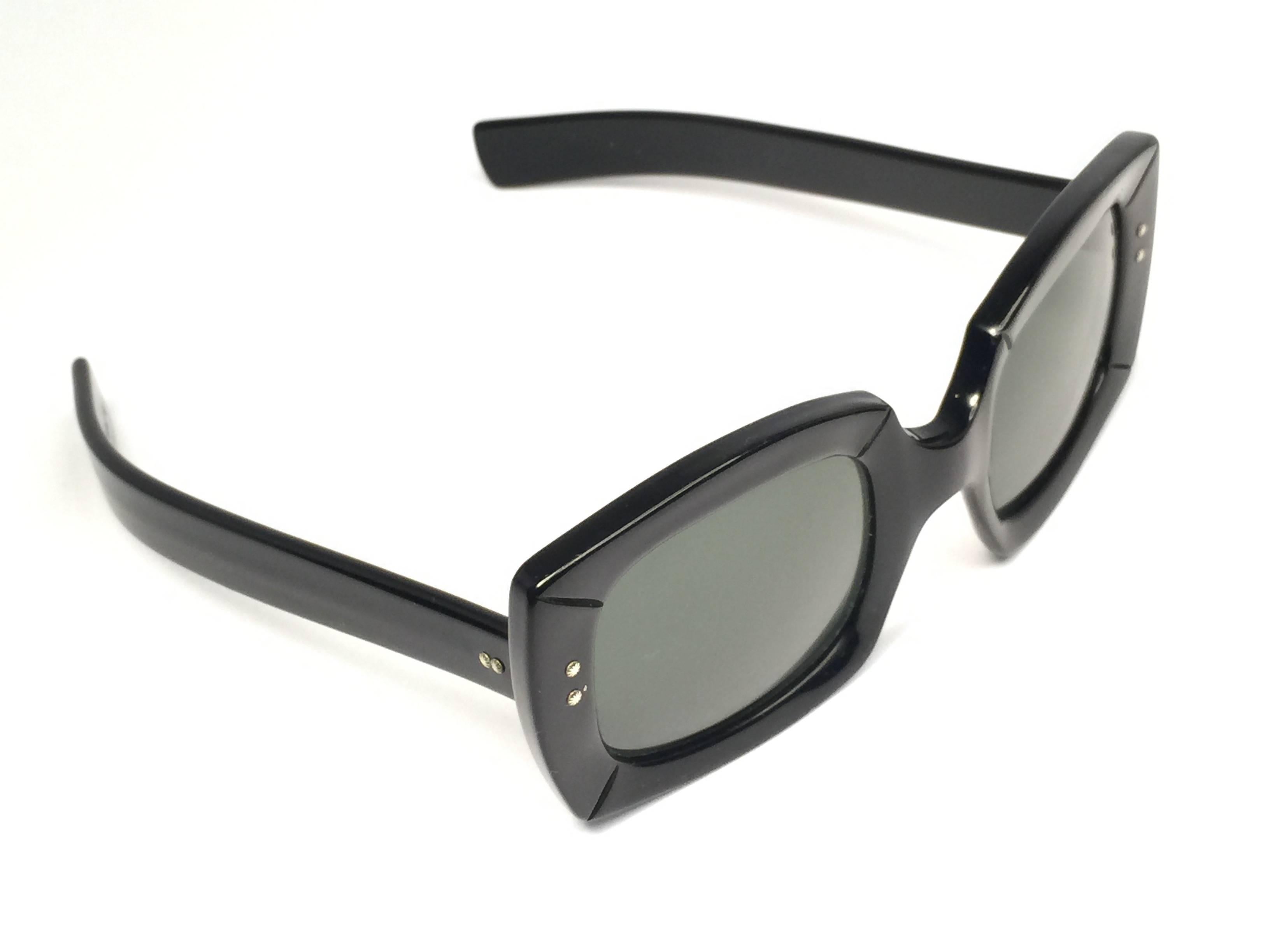 Mint Vintage Pompeii Black Square Futuristic Made in France 1960 Sunglasses  In New Condition In Baleares, Baleares