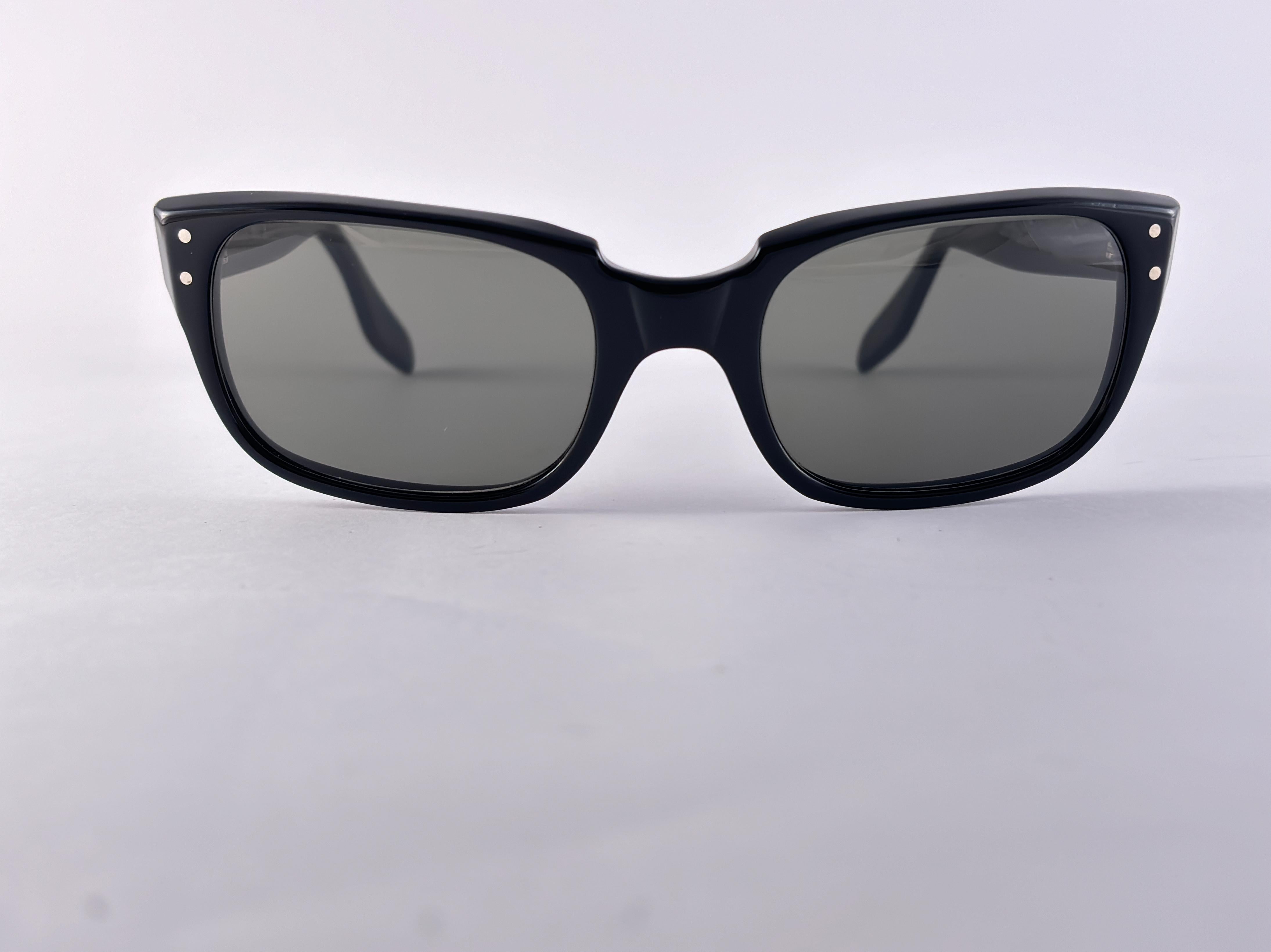 Mint Vintage Rare 1960's American Optical Midcentury Lunettes de soleil 1960's en vente 1