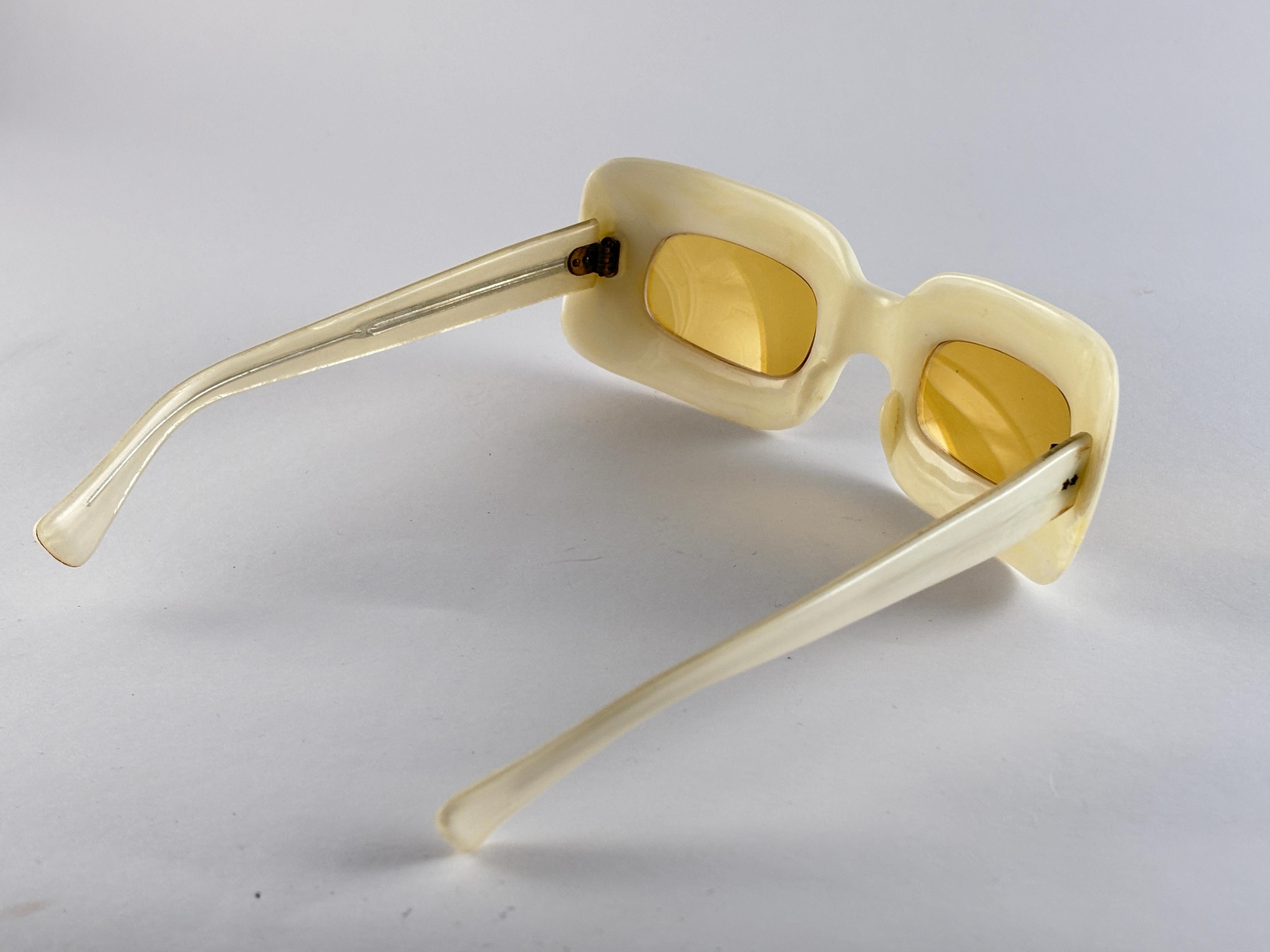 Mint Vintage Rare 1960'S Robust Solfina marmoriert Sonnenbrille 1960'S (Braun) im Angebot