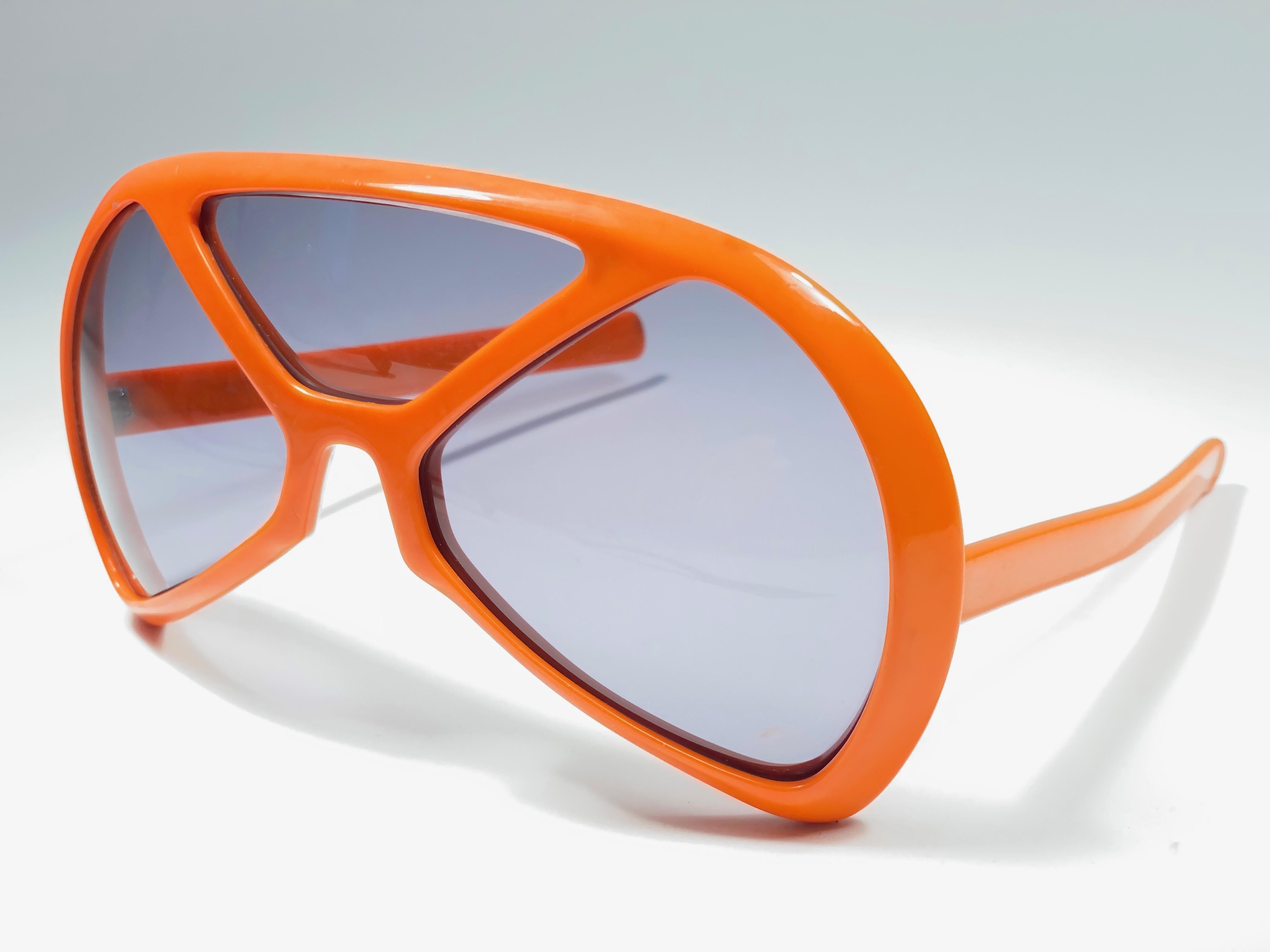 Gris Mint Vintage Rare Silhouette Futura 570 Orange Collector Item 1970 Lunettes de soleil  en vente