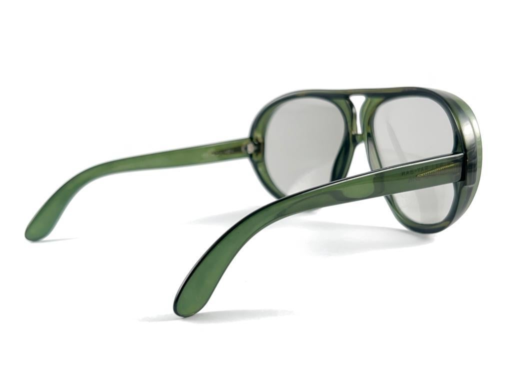 Ray Ban B&L Fenwick Mint Vintage  Grüne Optyl-Sonnenbrille, hergestellt in Kanada im Angebot 8