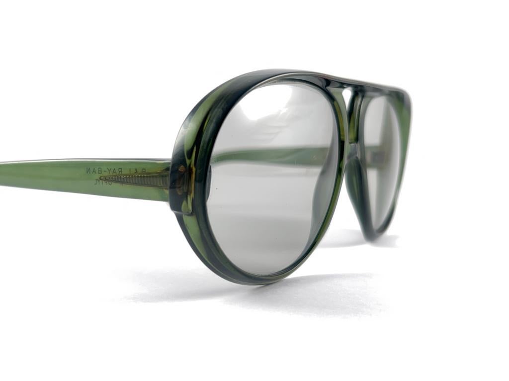 Ray Ban B&L Fenwick Mint Vintage  Grüne Optyl-Sonnenbrille, hergestellt in Kanada (Grau) im Angebot