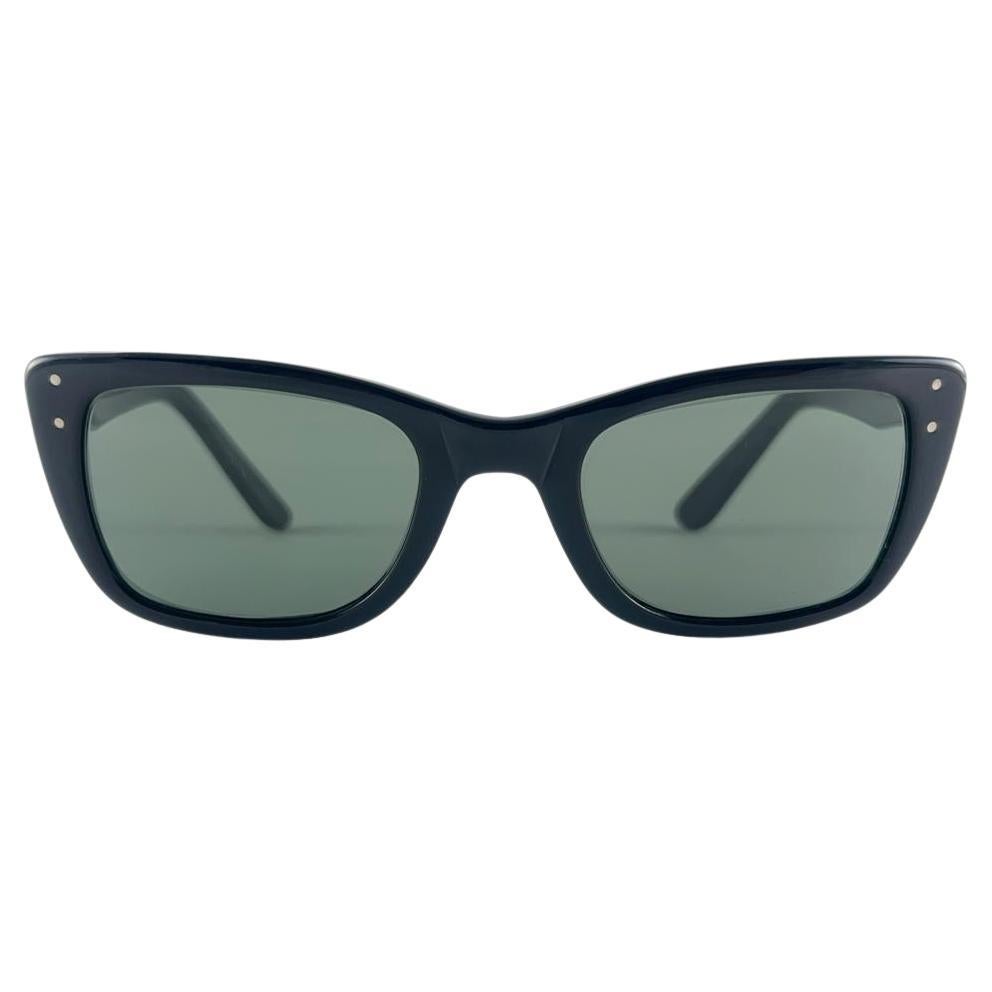 What are the classic Ray-Bans called?