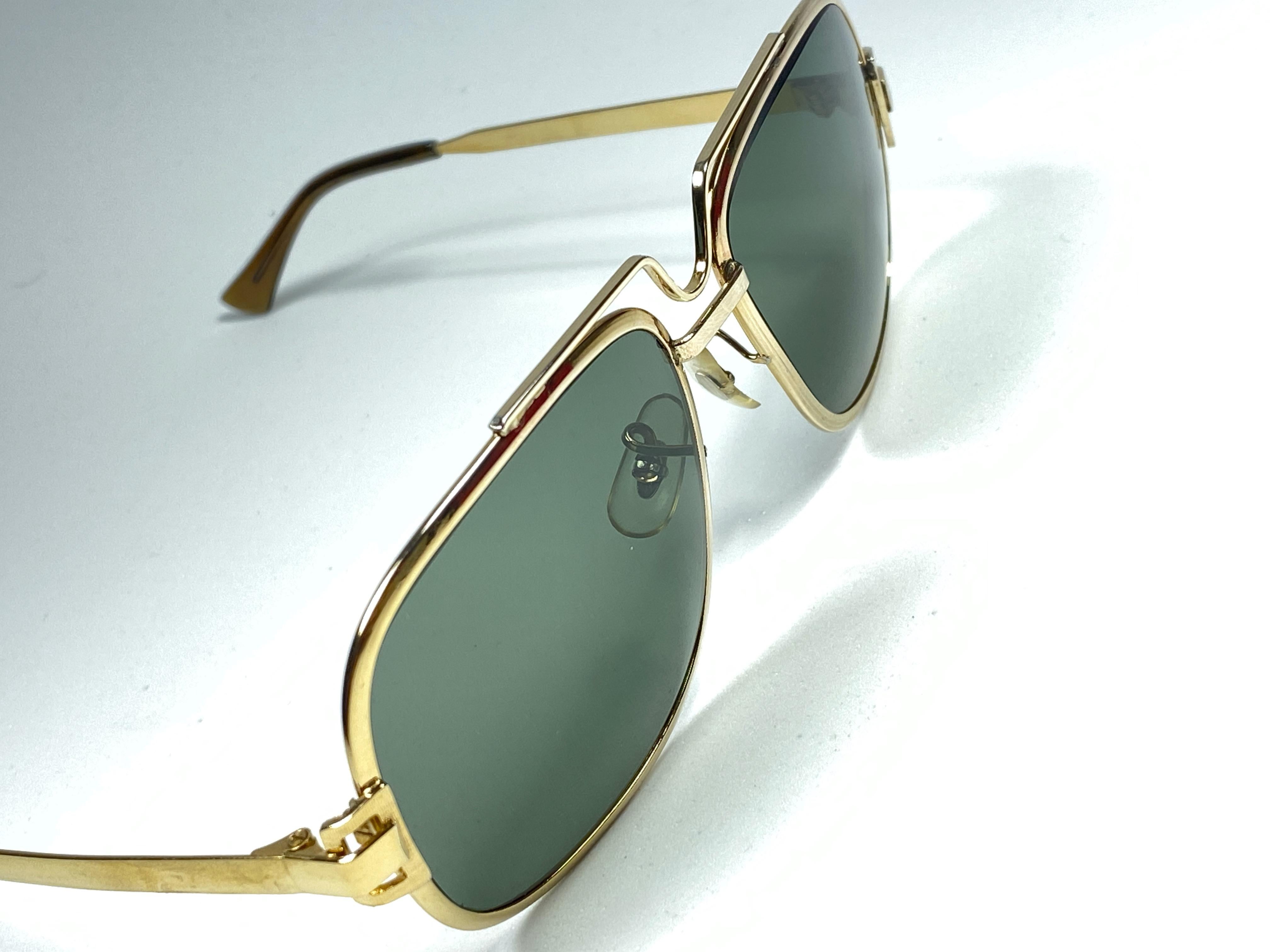 Mint Vintage Ray Ban Gold 10K G.O G15 Grey Lenses B&L 1970's Sunglasses In Excellent Condition In Baleares, Baleares