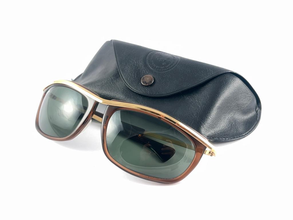 Mint Vintage Ray Ban Olympia Gold & Brown G15 Grey Lenses 1980's B&L Sunglasses For Sale 8