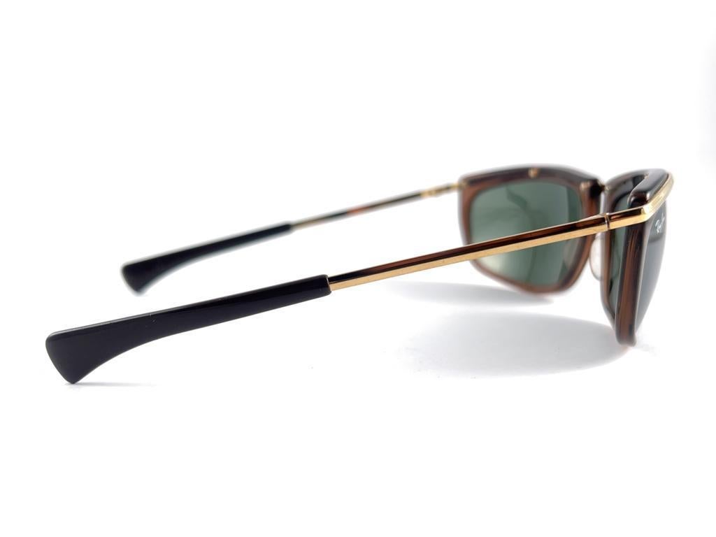 Mint Vintage Ray Ban Olympia Gold & Brown G15 Grey Lenses 1980's B&L Sunglasses For Sale 1
