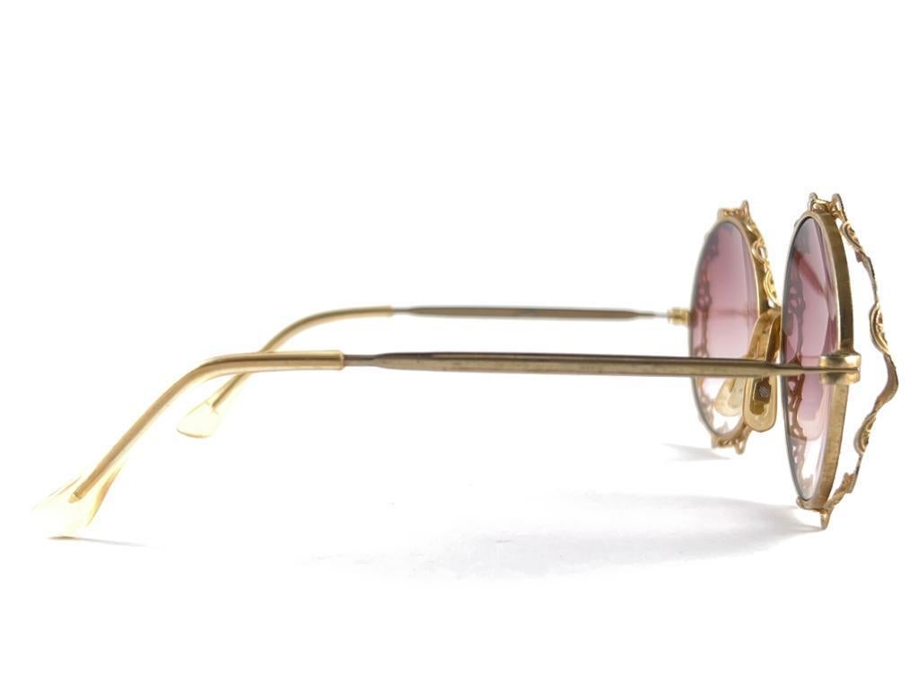 Mint Vintage Round Gold Frame Gradient Pink Lenses 1960'S Made In Italy In New Condition For Sale In Baleares, Baleares