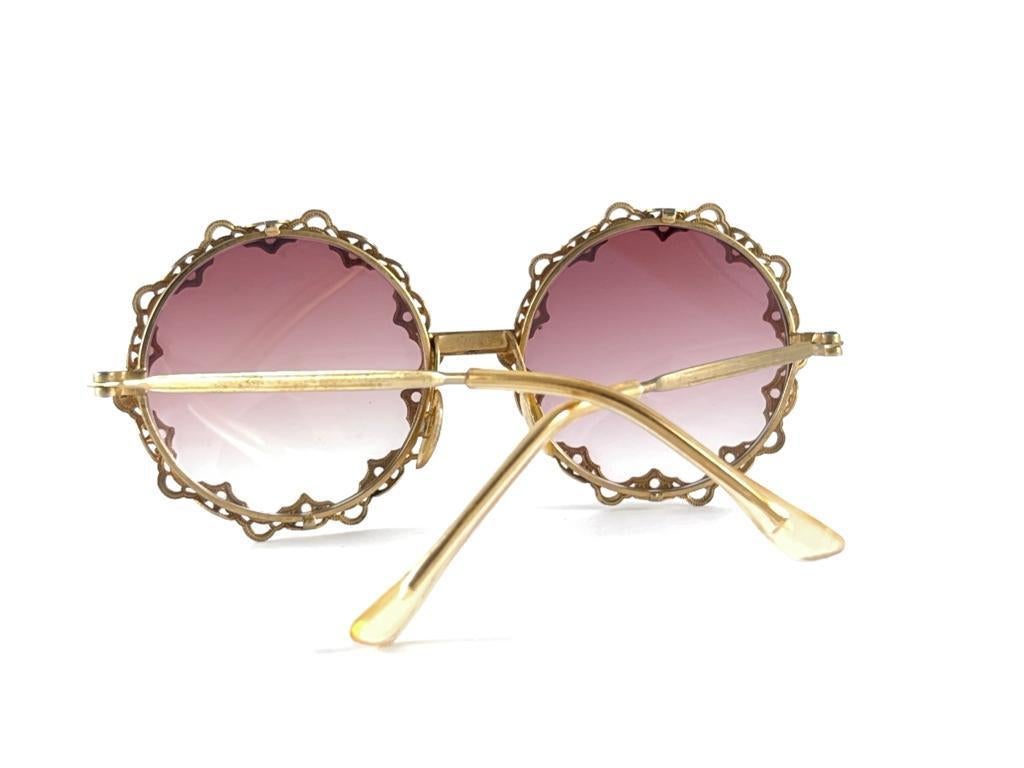 Mint Vintage Round Gold Frame Gradient Pink Lenses 1960'S Made In Italy For Sale 4