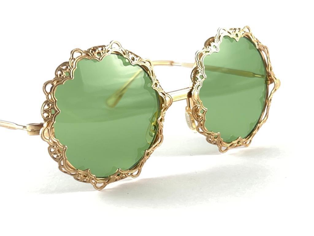 Mint Vintage Round Gold Frame Medium Green Lenses 1960'S Made In Italy In New Condition For Sale In Baleares, Baleares